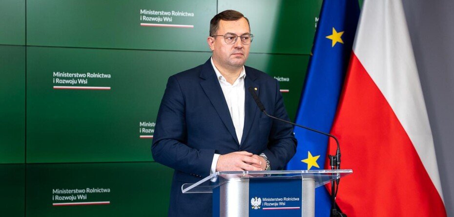 Minister rolnictwa Stefan Krajewski podczas konferencji prasowej