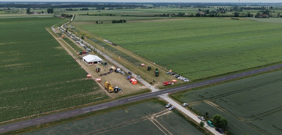 Odmiany odporne na suszę-Plantacje demonstracyjne KWS w Suchodębiu podczas Dni Pola-DemoFarmaKWS z drona